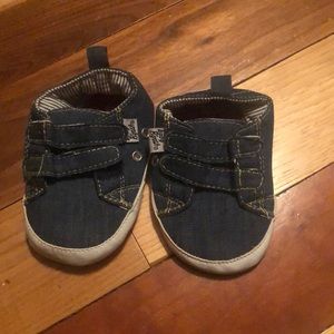Baby B’Gosh faux denim shoes. Size 3